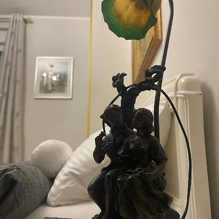 Apartment Art-inspired, Cozy